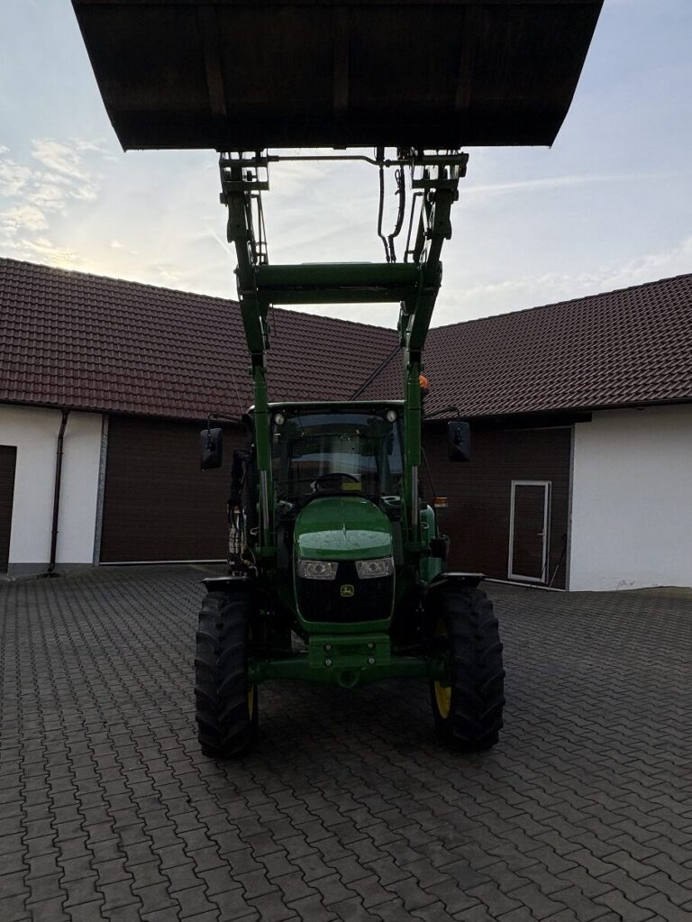JOHN DEERE 5075 E