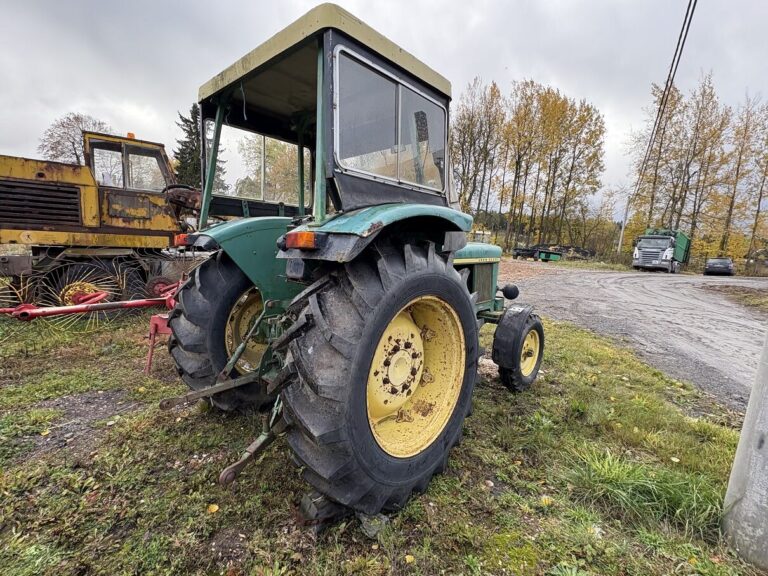 JOHN DEERE 2130