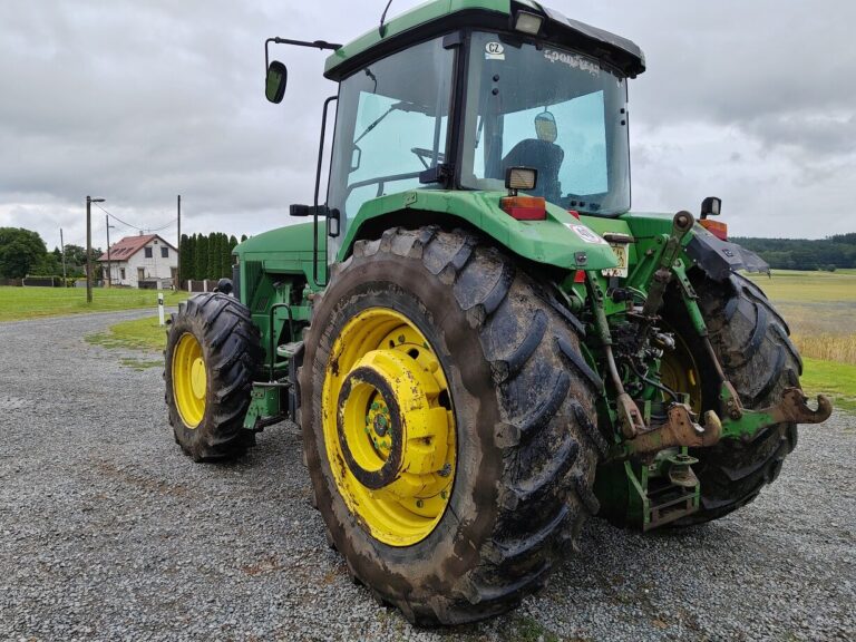 JOHN DEERE 8300
