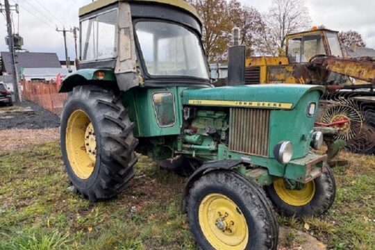 JOHN DEERE 2130