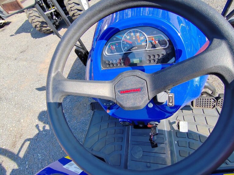 Farmtrac Compact 26
