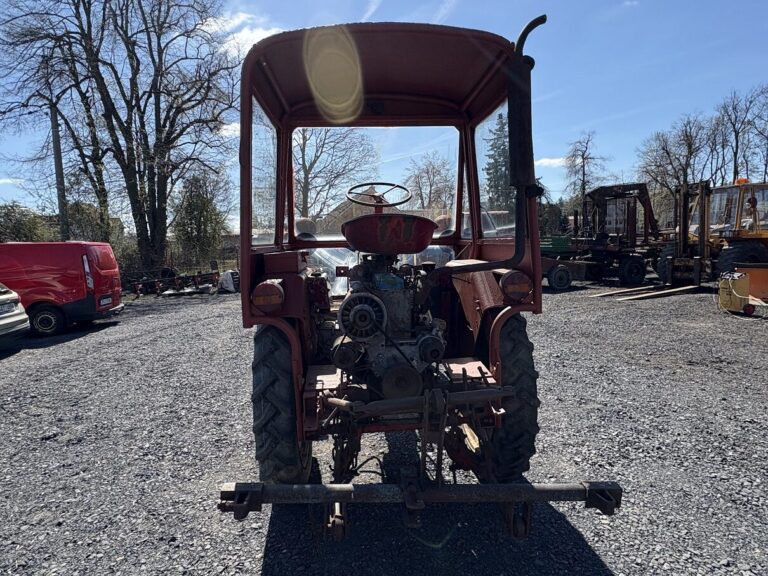 Traktor RS 09 s plečkou