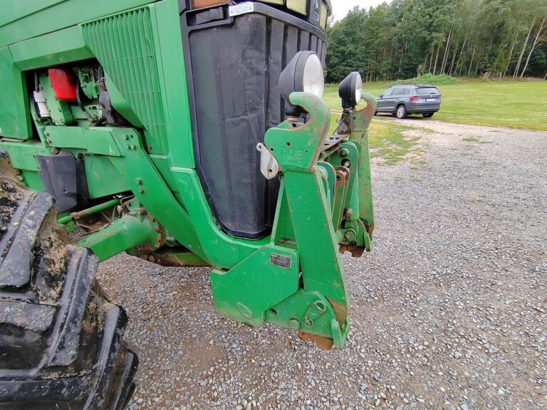 JOHN DEERE 8300
