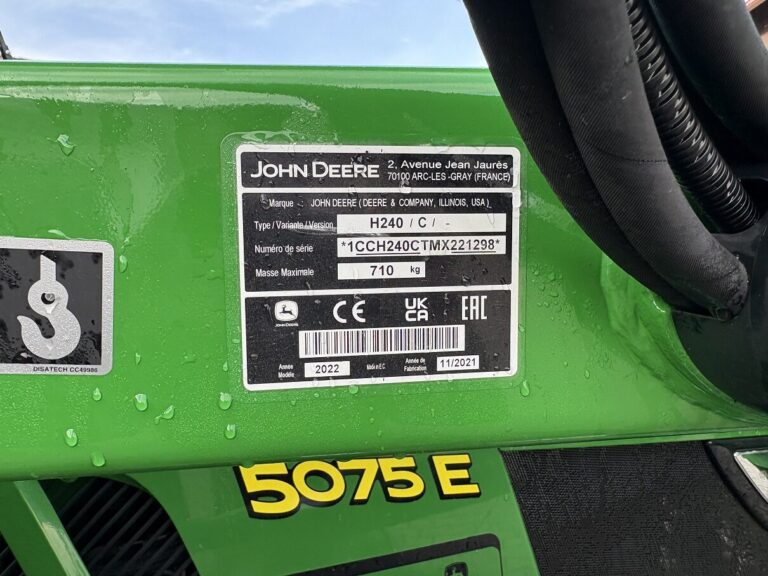 JOHN DEERE 5075 E