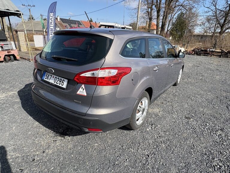FORD FOCUS