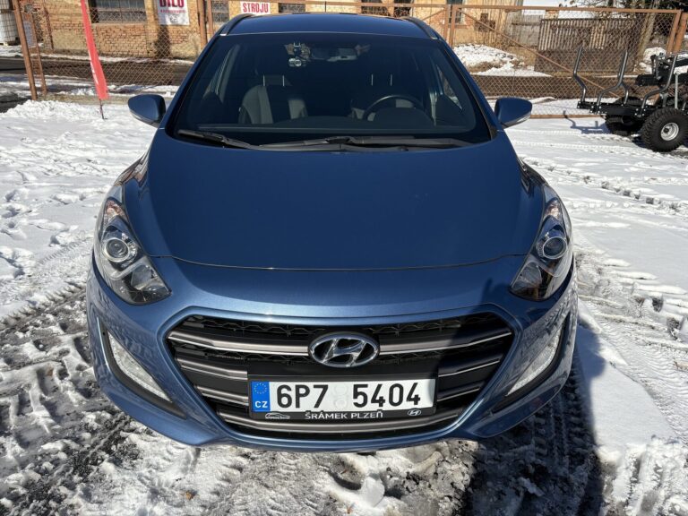HYUNDAI i30