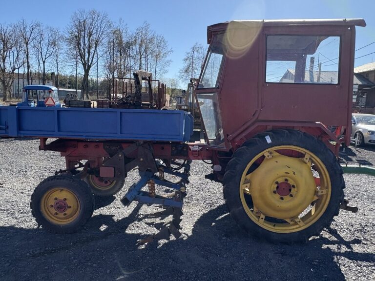 Traktor RS 09 s korbou