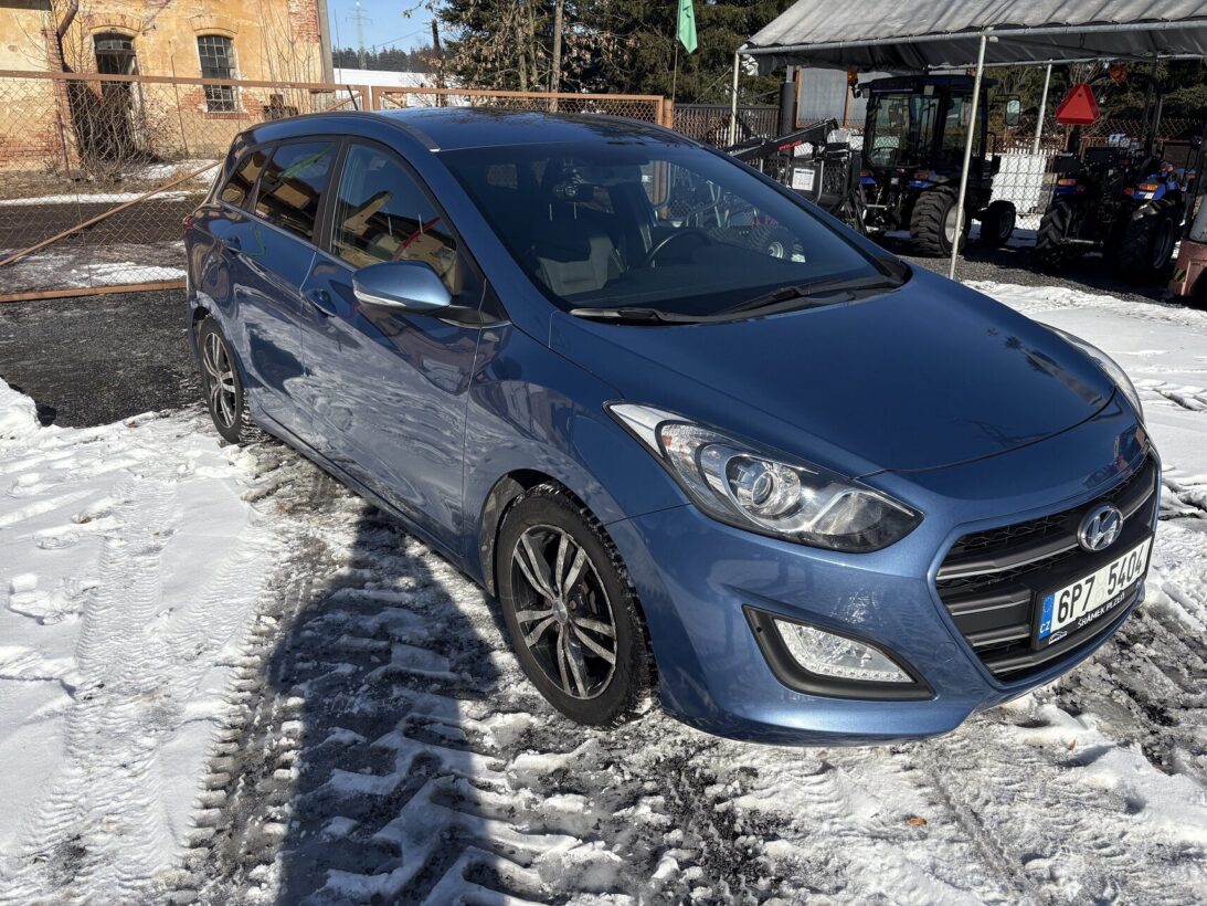 HYUNDAI i30